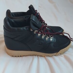 New Balance Black and Tan Sneakers